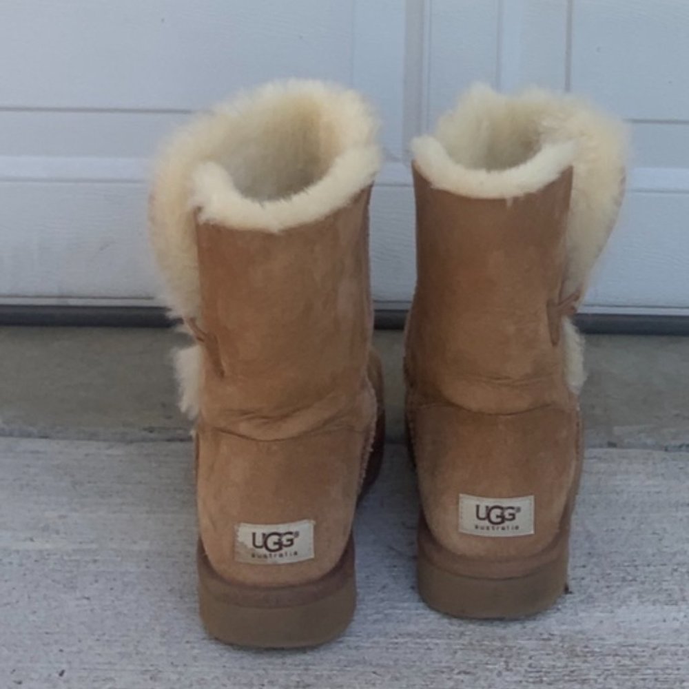 Bailey Button Ugg Boot! - image 3